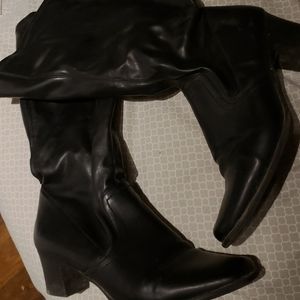 Zip up boots
